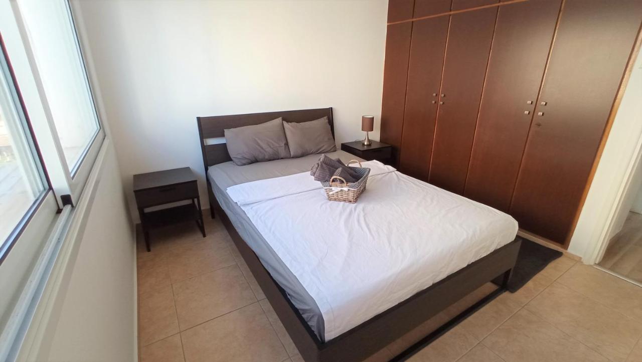 5 Min To The Beach Holiday Shared Apartment Incl Netflix - Private Room In 3 Bdr Apt Lárnaka Eksteriør bilde