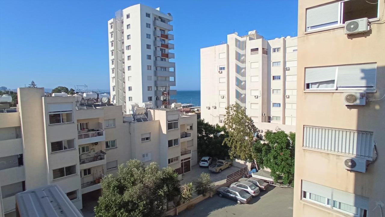 5 Min To The Beach Holiday Shared Apartment Incl Netflix - Private Room In 3 Bdr Apt Lárnaka Eksteriør bilde