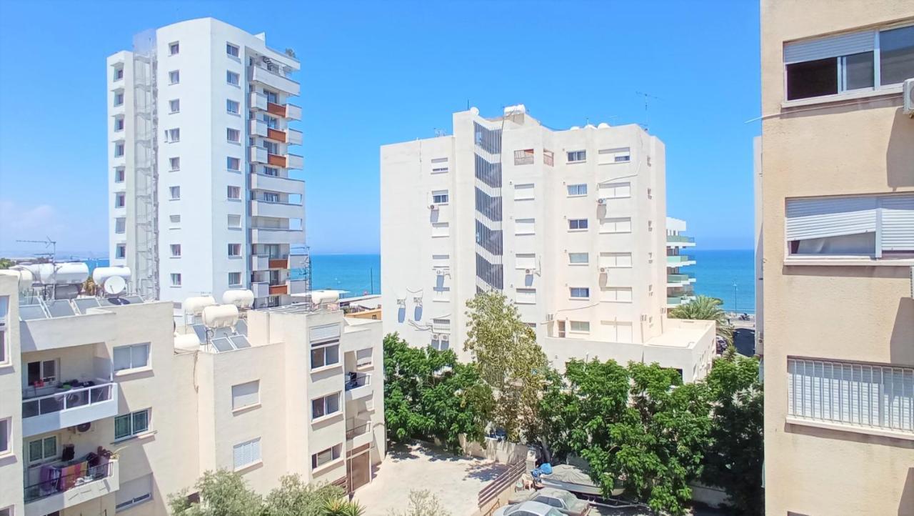 5 Min To The Beach Holiday Shared Apartment Incl Netflix - Private Room In 3 Bdr Apt Lárnaka Eksteriør bilde